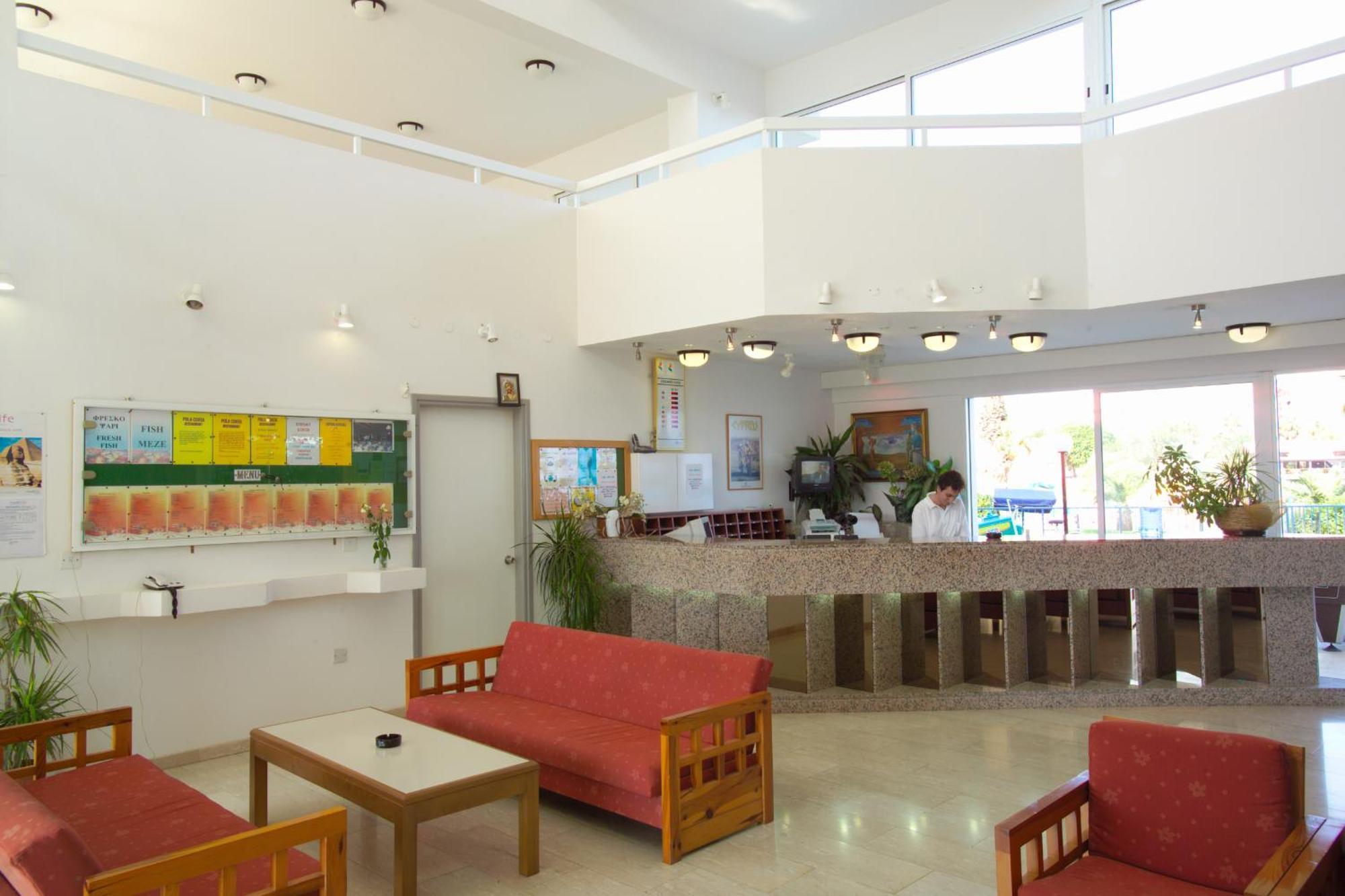 Pola Costa Beach Hotel Apts - Adults Only プロタラス エクステリア 写真